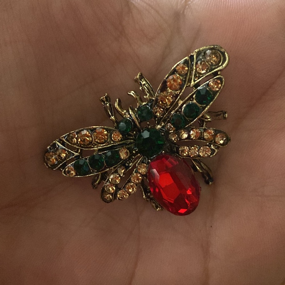 Brooch | Brand New Bee Brooch